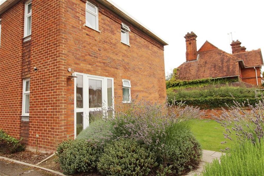 Main image of property: Reading Road, Pangbourne, Reading, RG8