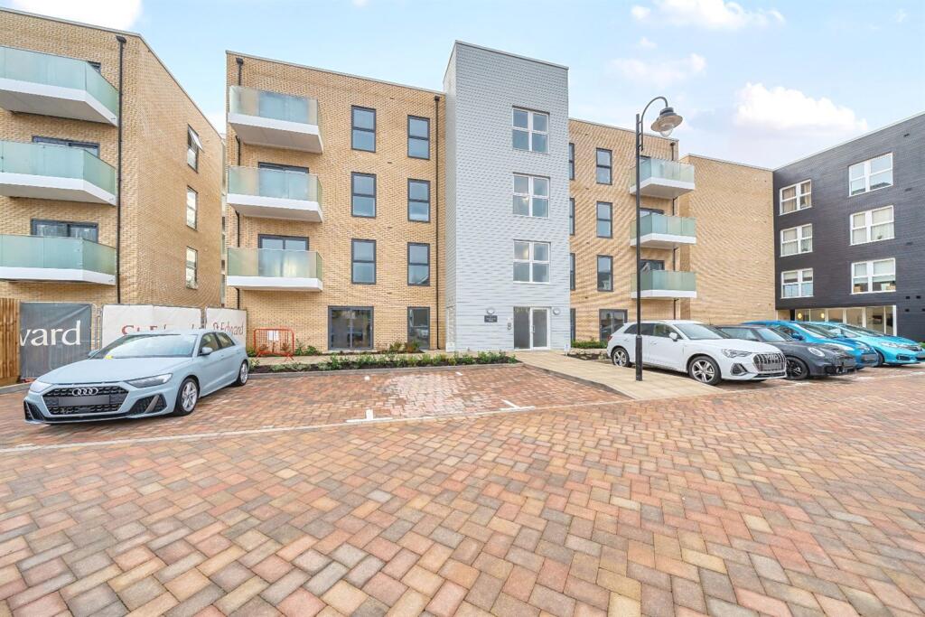 Main image of property: Fairhaven Drive, Reading, RG2