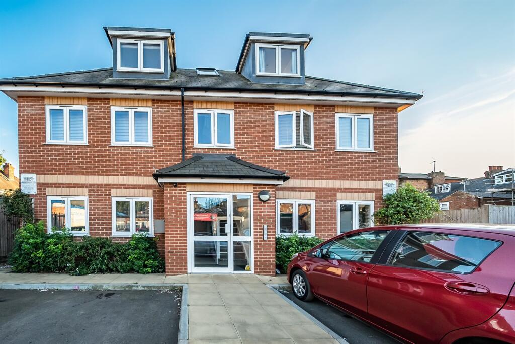 Main image of property: Prospect Mews, Reading, RG1