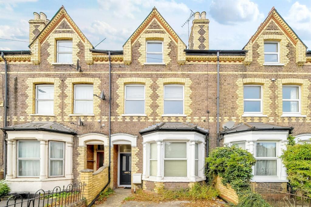 2 bedroom apartment for rent in Basingstoke Road, Reading, RG2