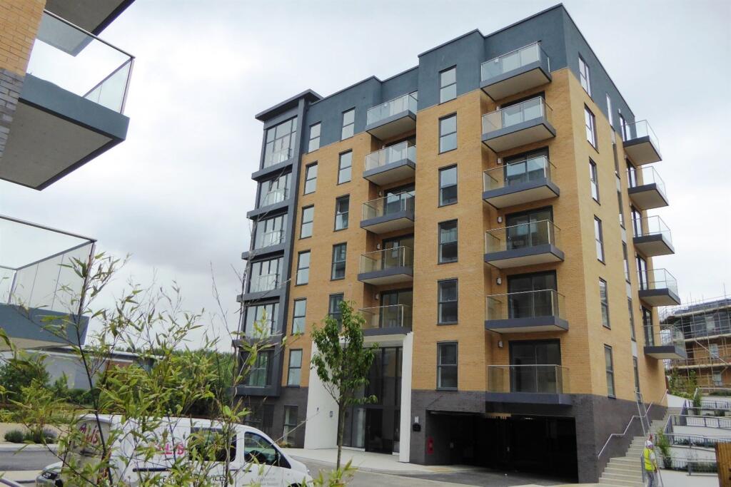 Main image of property: Osprey House, Bedwyn Mews, Reading, RG2