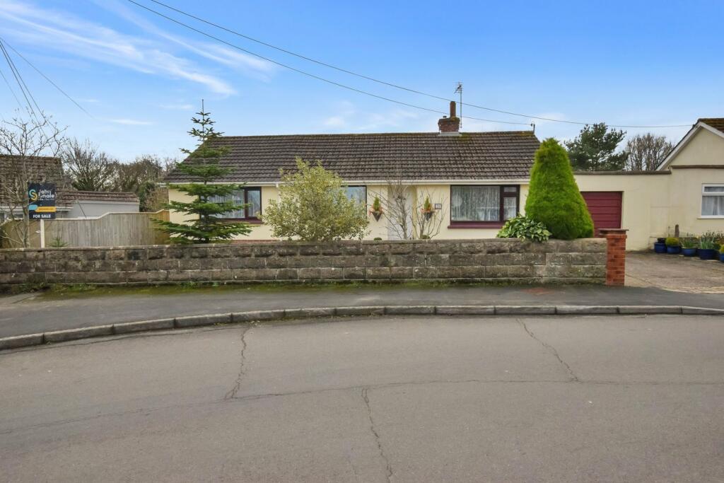 4 bedroom detached bungalow for sale in Home Farm Road, Fremington