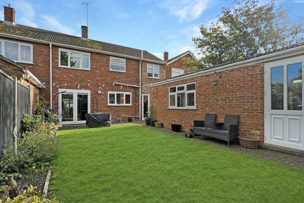 4 bedroom semidetached house for sale in Weston Grove, Fulbourn