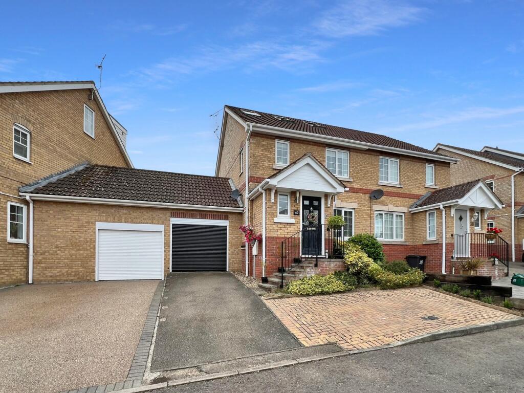 4 bedroom semidetached house for sale in Cherry Tree Close, Halstead, CO9