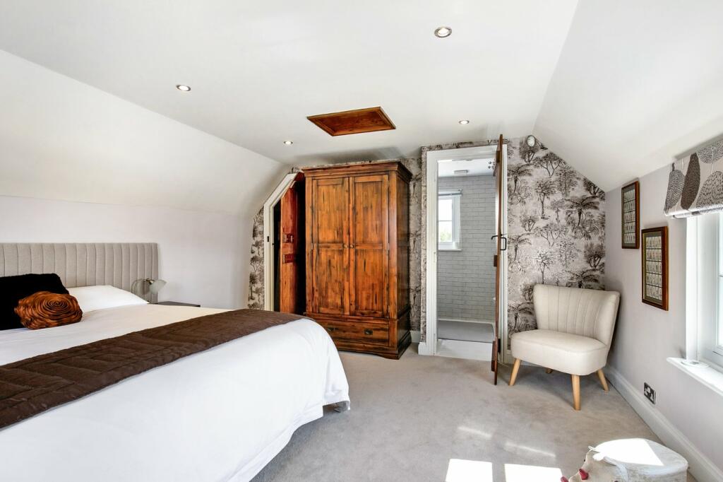 Additional property image - Gladfen Hall Road, Greenstead Green, Halstead, CO9