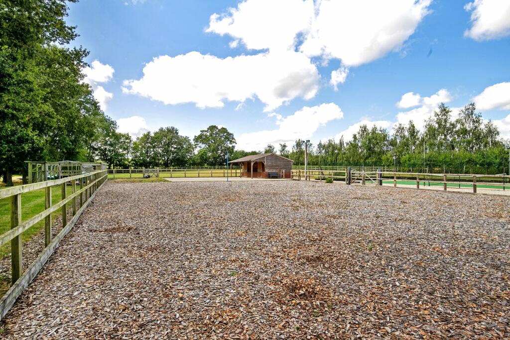 Additional property image - Gladfen Hall Road, Greenstead Green, Halstead, CO9