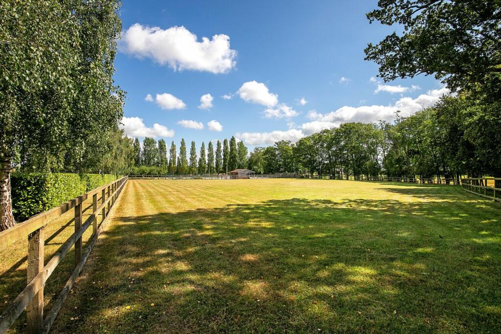 Additional property image - Gladfen Hall Road, Greenstead Green, Halstead, CO9