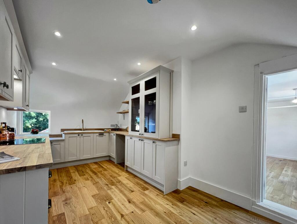 Additional property image - Bird In Hand Apartments, Chapel Hill, Halstead, CO9