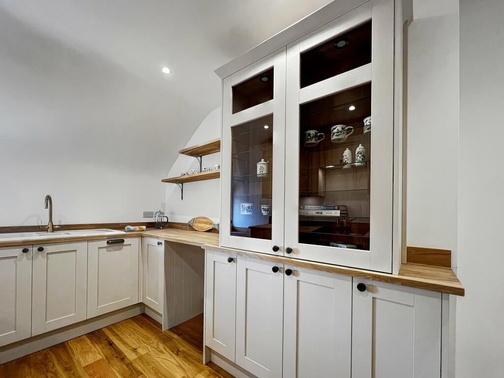 Additional property image - Bird In Hand Apartments, Chapel Hill, Halstead, CO9