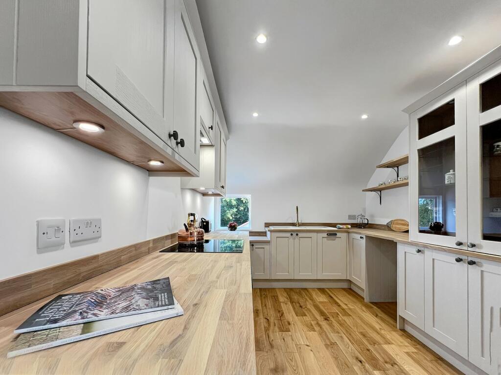 Additional property image - Bird In Hand Apartments, Chapel Hill, Halstead, CO9