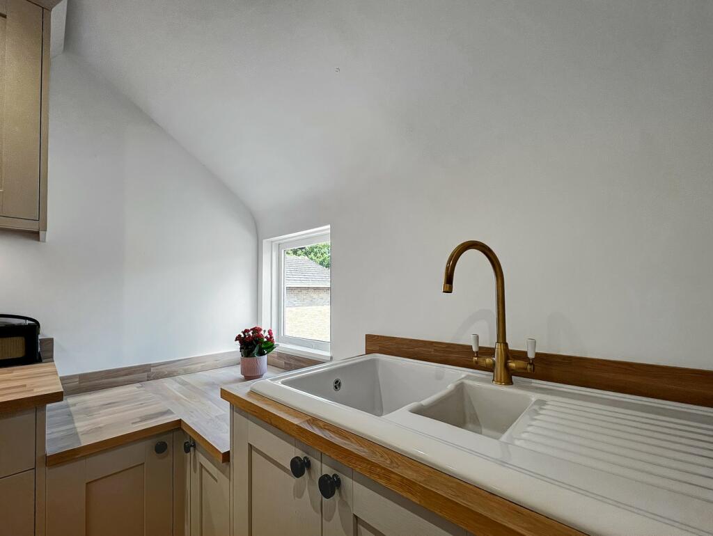 Additional property image - Bird In Hand Apartments, Chapel Hill, Halstead, CO9