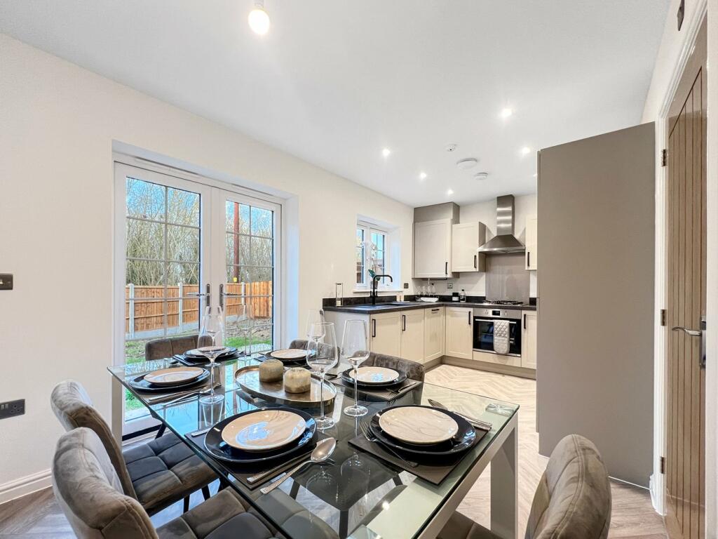 Additional property image - De Vere Grove, Halstead Road, Earls Colne, Colchester, CO6
