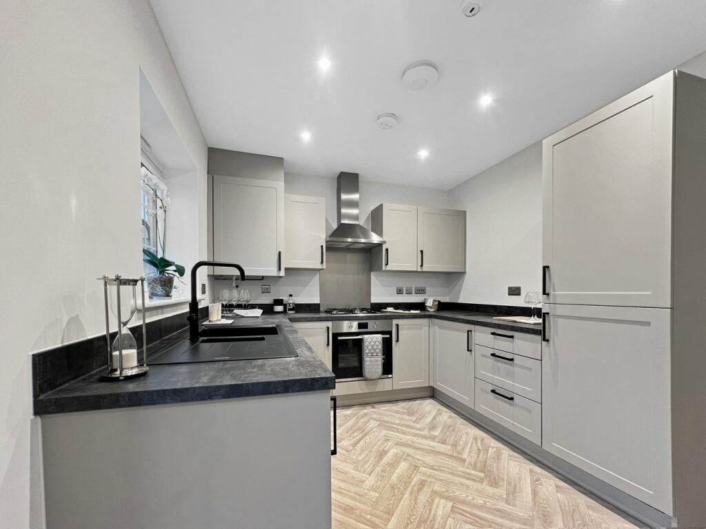 Additional property image - De Vere Grove, Halstead Road, Earls Colne, Colchester, CO6