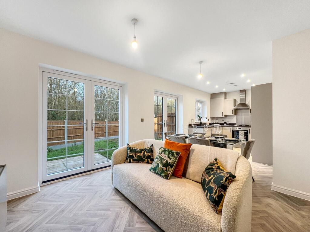 Additional property image - De Vere Grove, Halstead Road, Earls Colne, Colchester, CO6