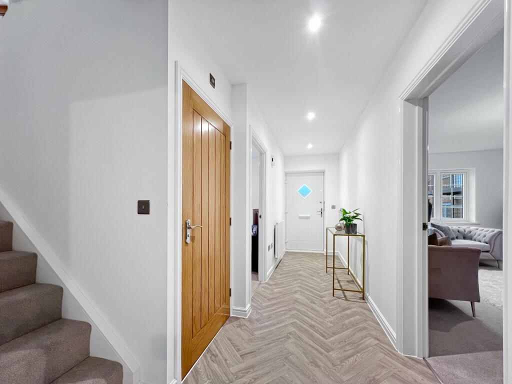 Additional property image - De Vere Grove, Halstead Road, Earls Colne, Colchester, CO6
