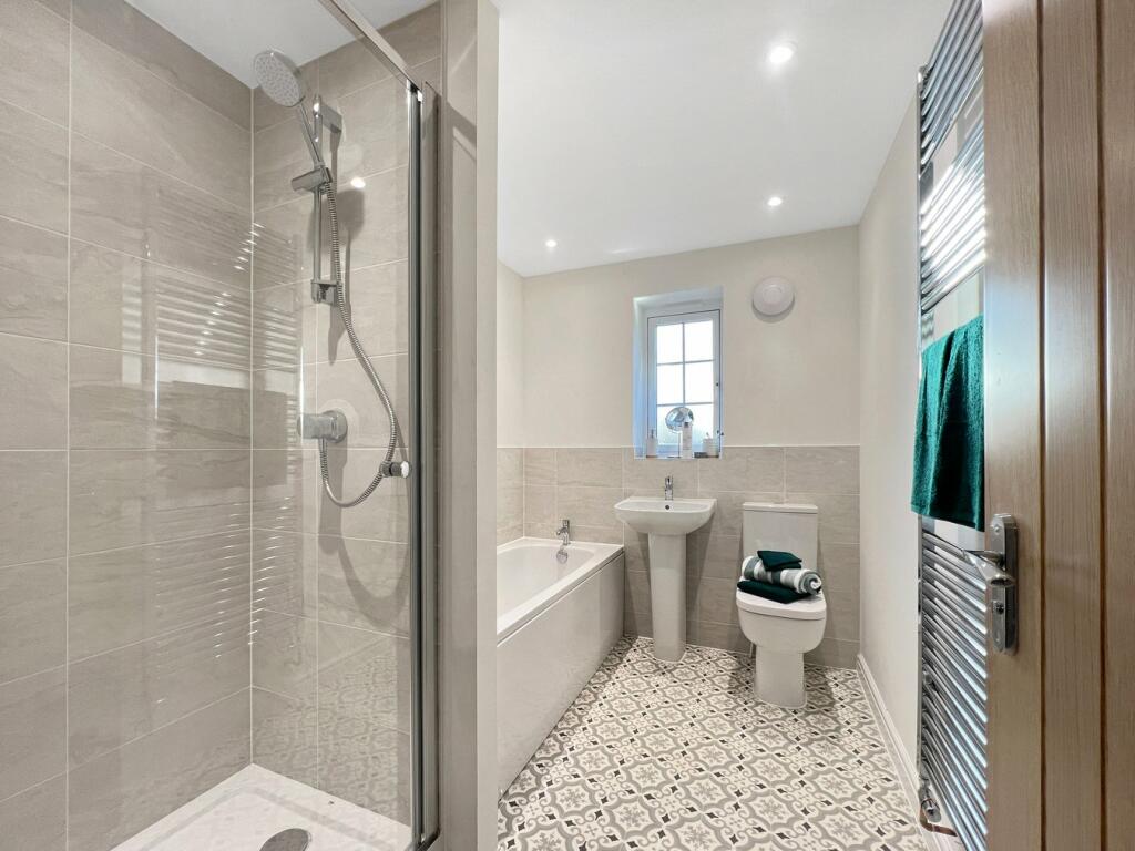 Additional property image - De Vere Grove, Halstead Road, Earls Colne, Colchester, CO6