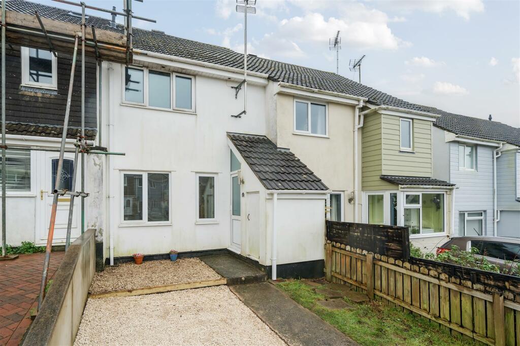 3 bedroom terraced house for sale in Elizabeth Close, Ivybridge, PL21