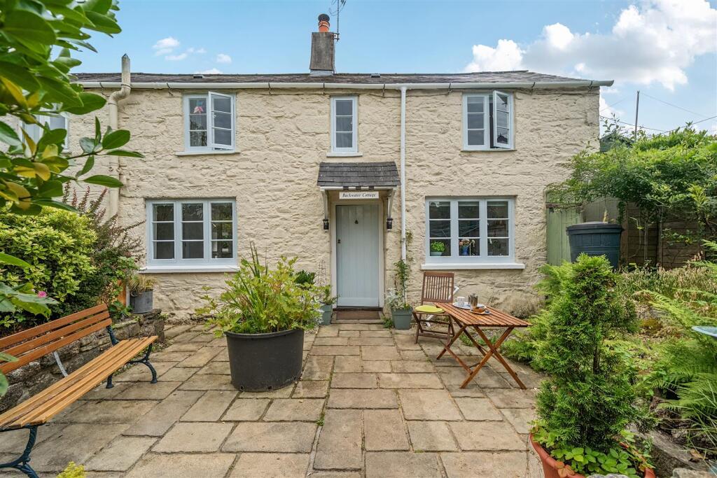 Main image of property: Yondertown, Lutton