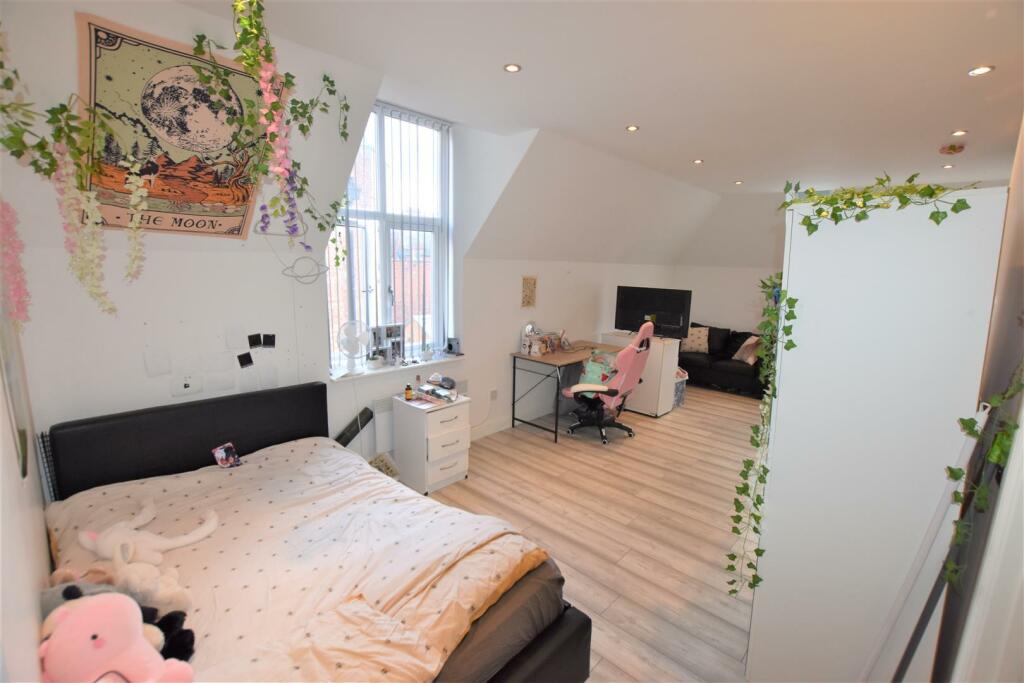 Studio flat for rent in Charles Street, Leicester, LE1