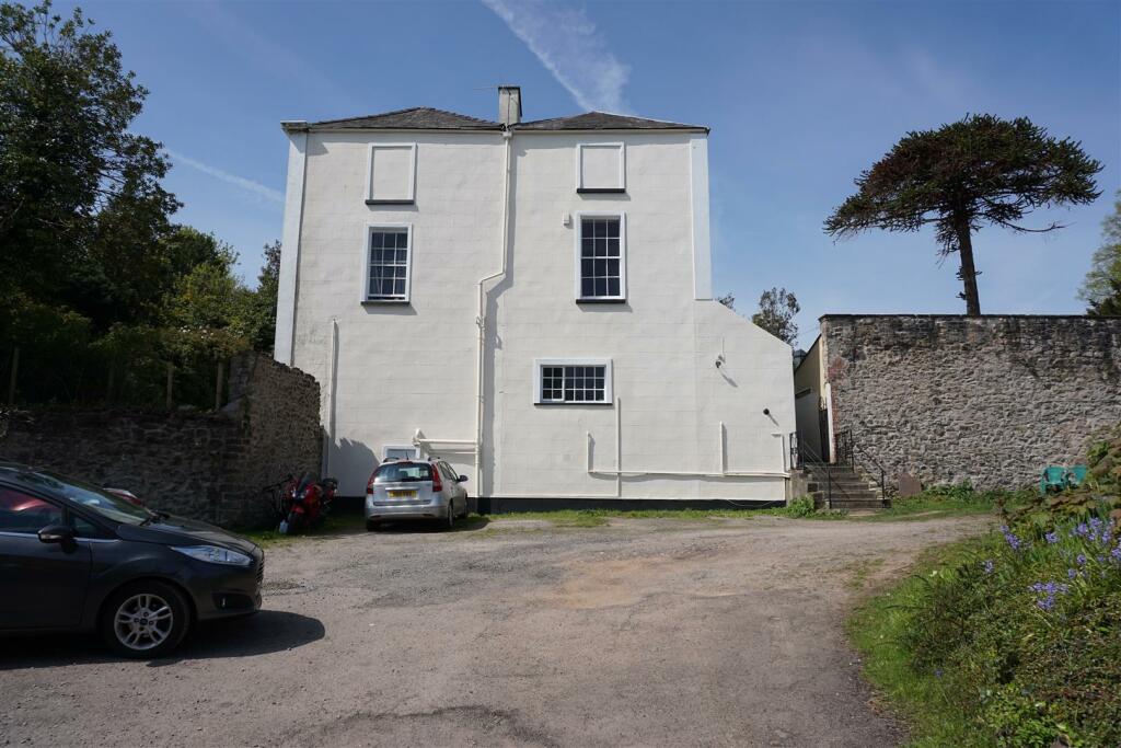 11 bedroom detached house for sale in Mount Pleasant, Chepstow, NP16