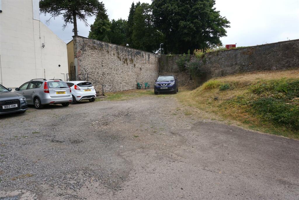 11 bedroom detached house for sale in Mount Pleasant, Chepstow, NP16