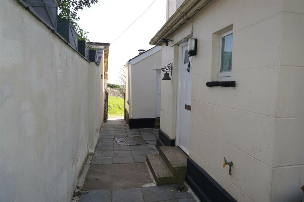 11 bedroom detached house for sale in Mount Pleasant, Chepstow, NP16