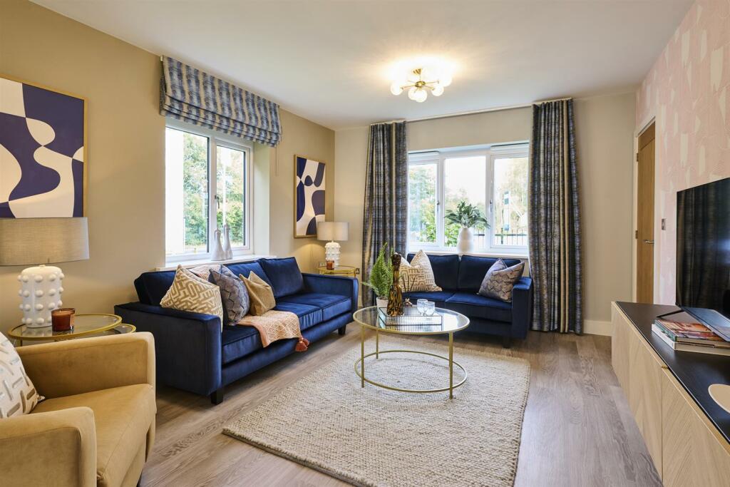 4 bedroom detached house for sale in Walmsley Close, Clay Cross