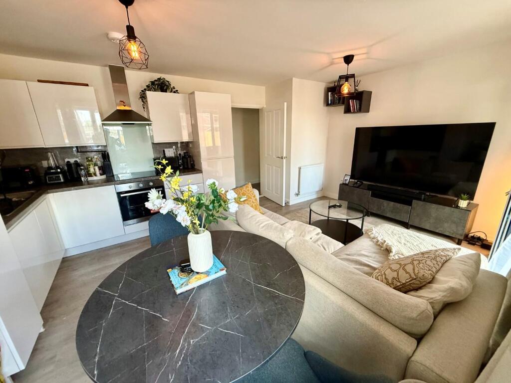 Main image of property: 42 Pingle Wharf Approach, Leicester, LE3