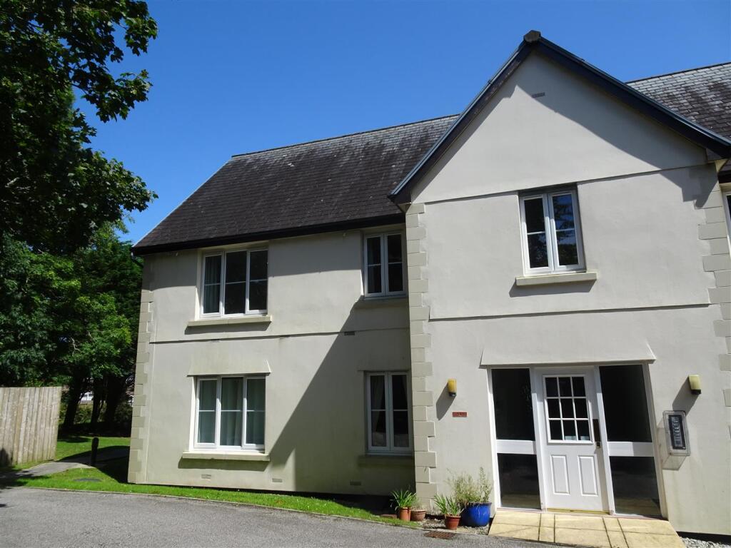 Main image of property: 3 DoublegatesSt AustellCornwall