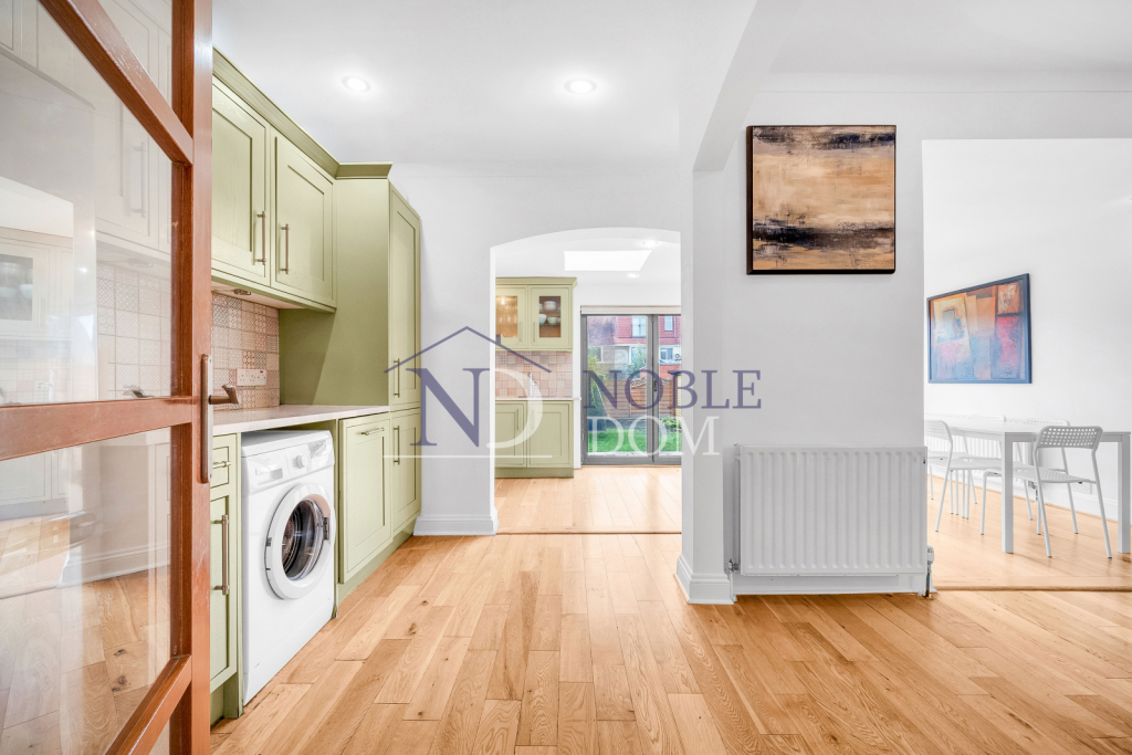 Main image of property: Isleworth, TW7