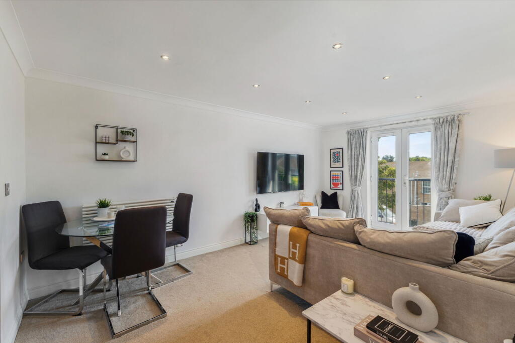 Main image of property: Harbour House, Doulton Gardens, Whitecliff, BH14 8RQ