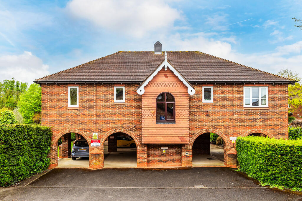 1 bedroom retirement property for sale in Belmont Road, Leatherhead