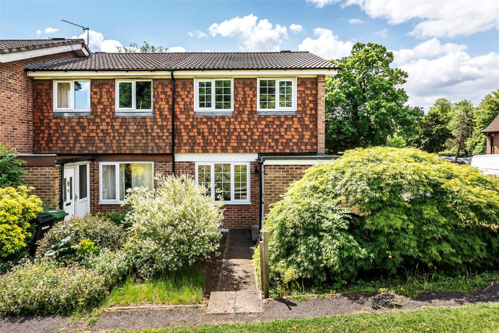 Main image of property: Oaks Close, Leatherhead, Surrey, KT22