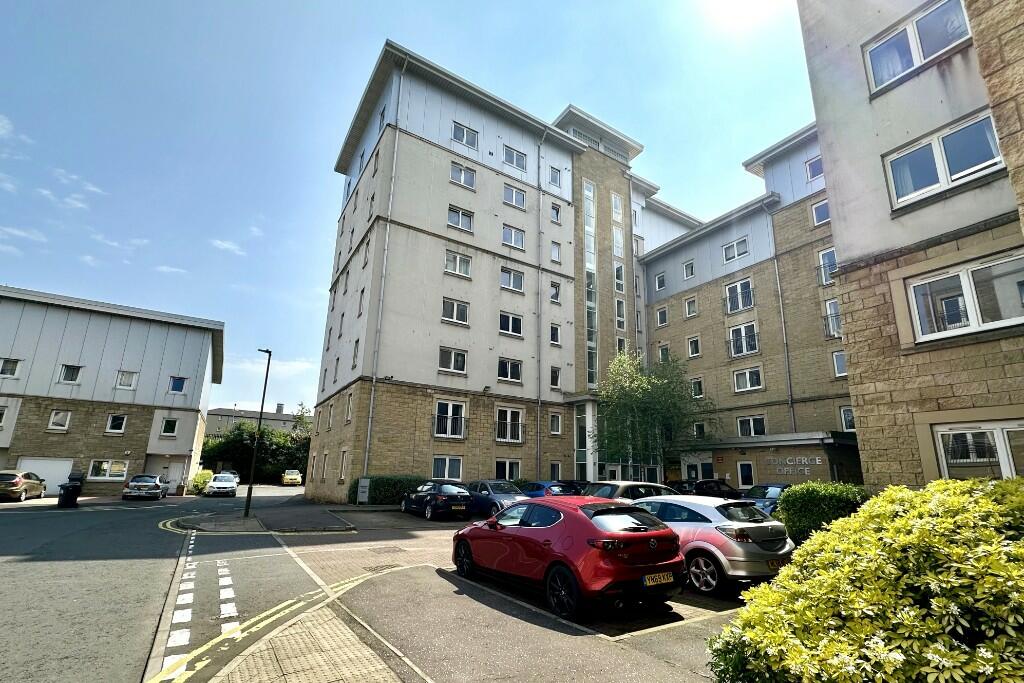 Main image of property: 37/12 Pilrig Heights, Edinburgh, EH6 5FB