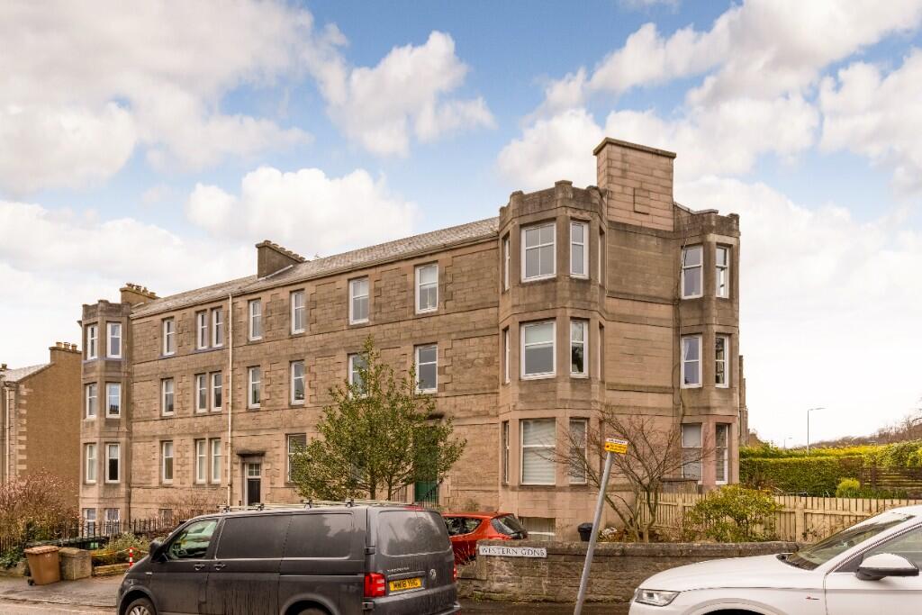 Main image of property: 4/3 Western Gardens, Murrayfield, Edinburgh, EH12 5QD