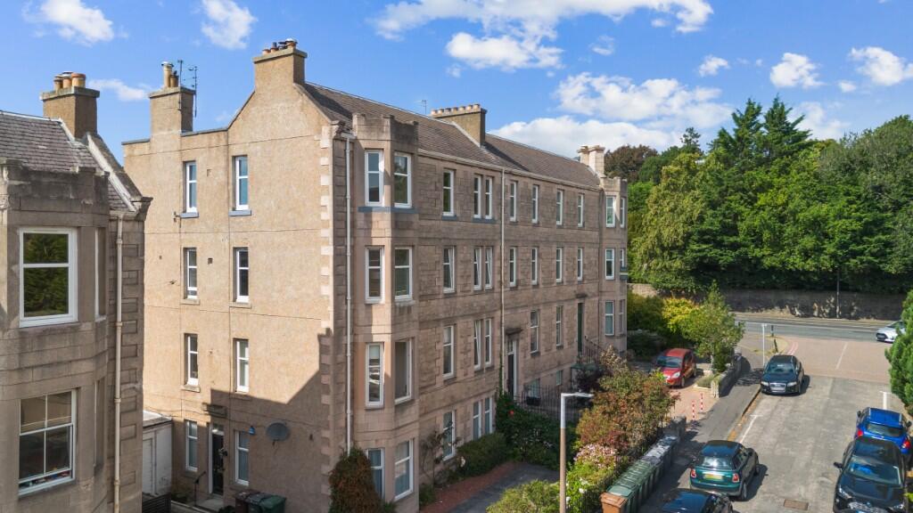 Main image of property: 4/3 Western Gardens, Murrayfield, Edinburgh, EH12 5QD