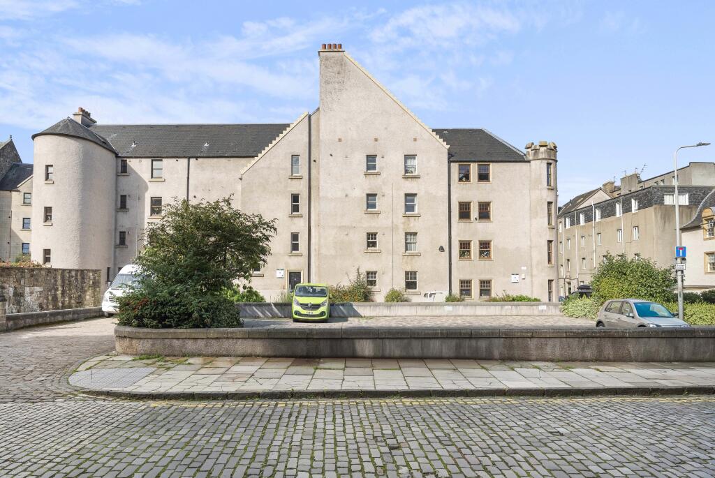 Main image of property: 16/1 Water Street, The Shore, Edinburgh, EH6 6SU