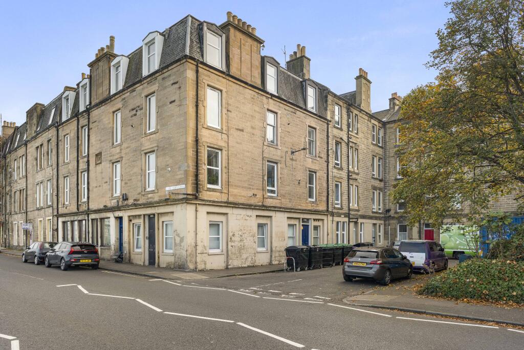 Main image of property: 20/4 Lower Granton Road, Trinity, Edinburgh, EH5 3RT