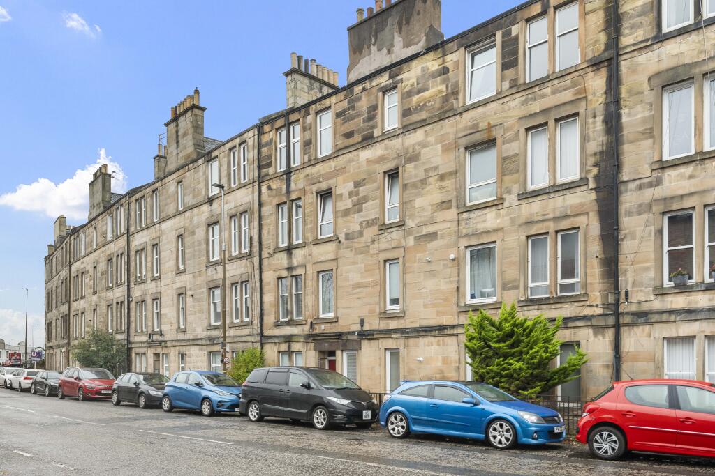 Main image of property: 32/2 Roseburn Street, Roseburn, Edinburgh, EH12 5PR