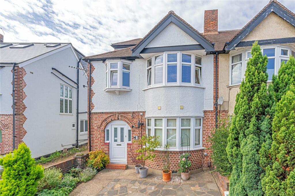2 bedroom for sale in Stanley Road, Teddington, TW11