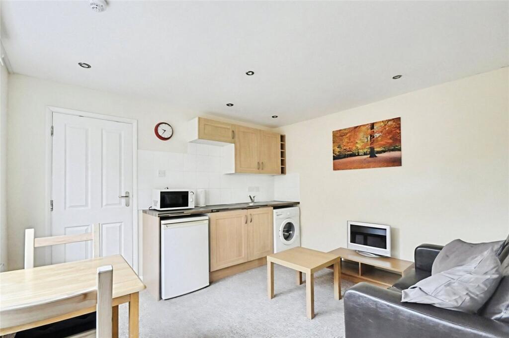 Main image of property: Staines Road, Hounslow, TW4