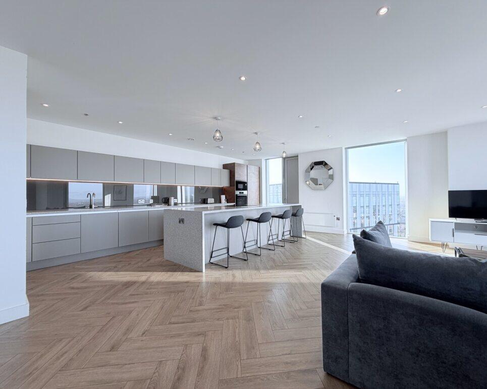 Main image of property: Anaconda cut, 100 Greengate, M3