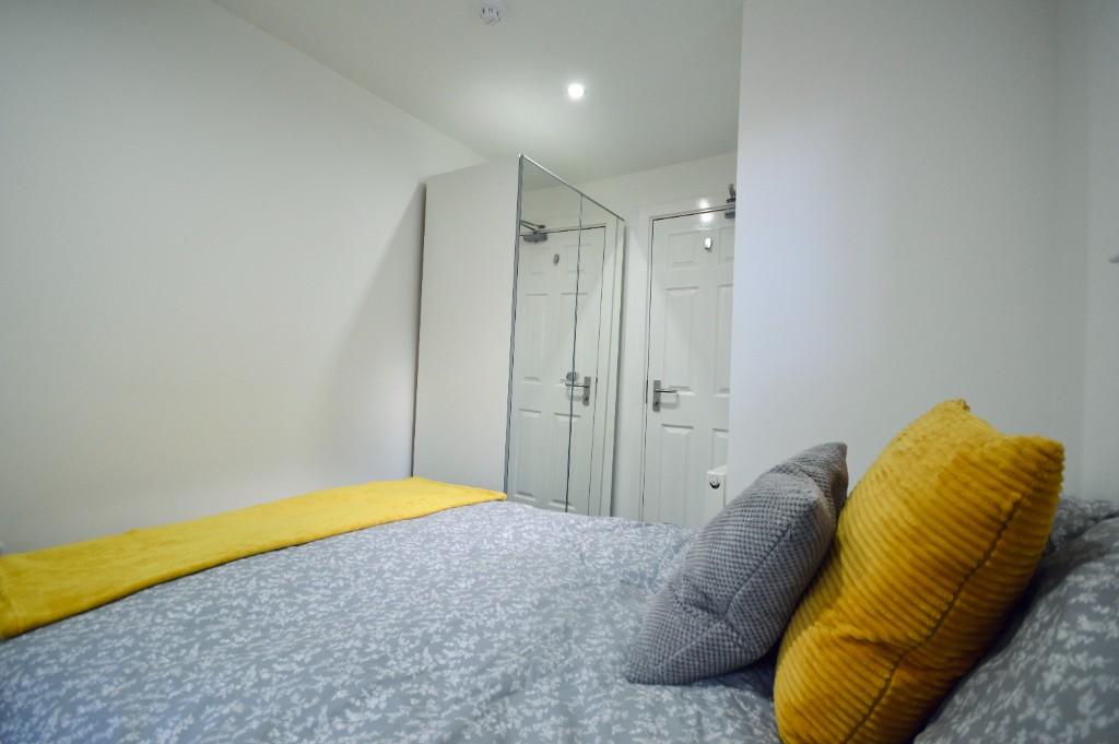 6 bedroom terraced house for rent in Ingrow Road, Liverpool, Merseyside, L6