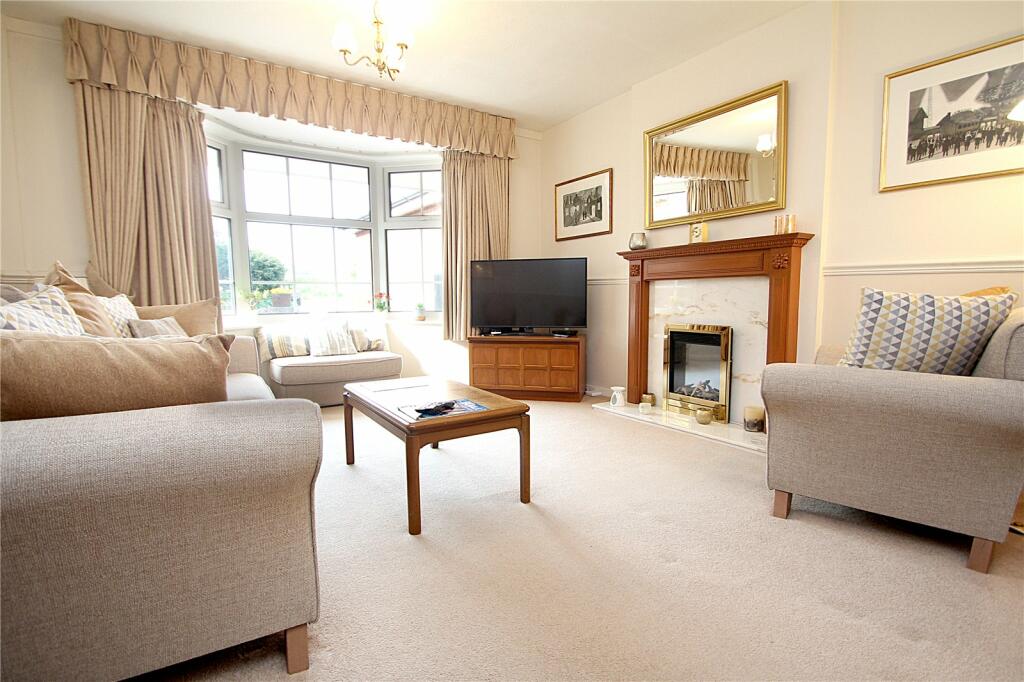 4 bedroom detached house for sale in Balsall Street, Balsall Common