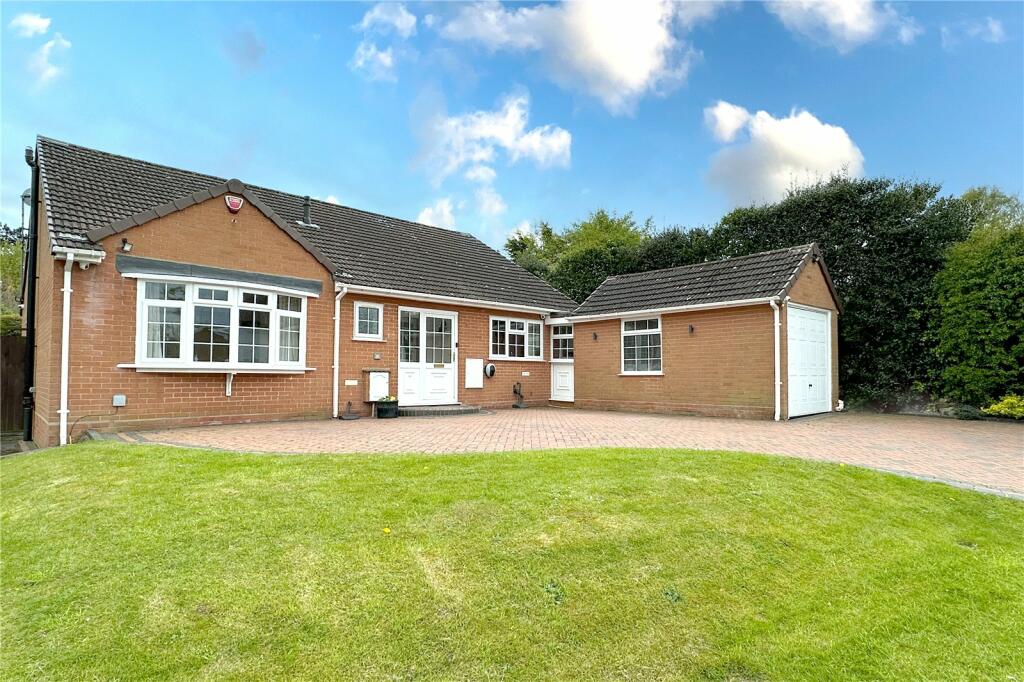 3 bedroom bungalow for sale in Tudor Close, Balsall Common, West