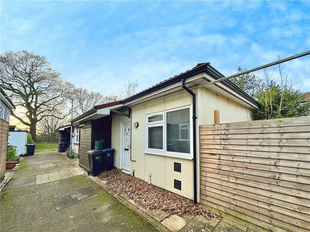 1 bedroom bungalow for sale in Berecroft, Harlow, Essex, CM18