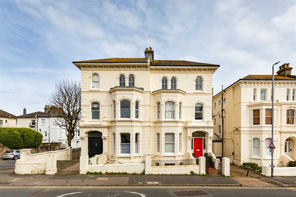 2 bedroom flat for sale in Dyke Road, Brighton, BN1