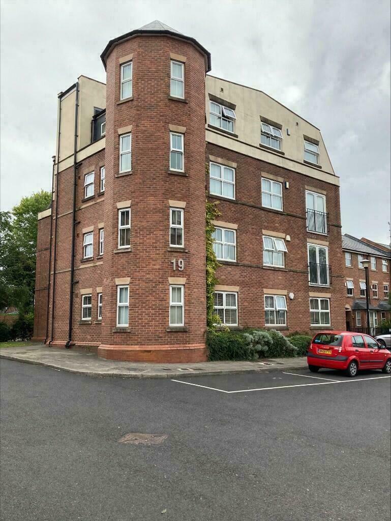 2 bedroom flat for rent in Bandy Fields Place, Salford, Greater Manchester, M7
