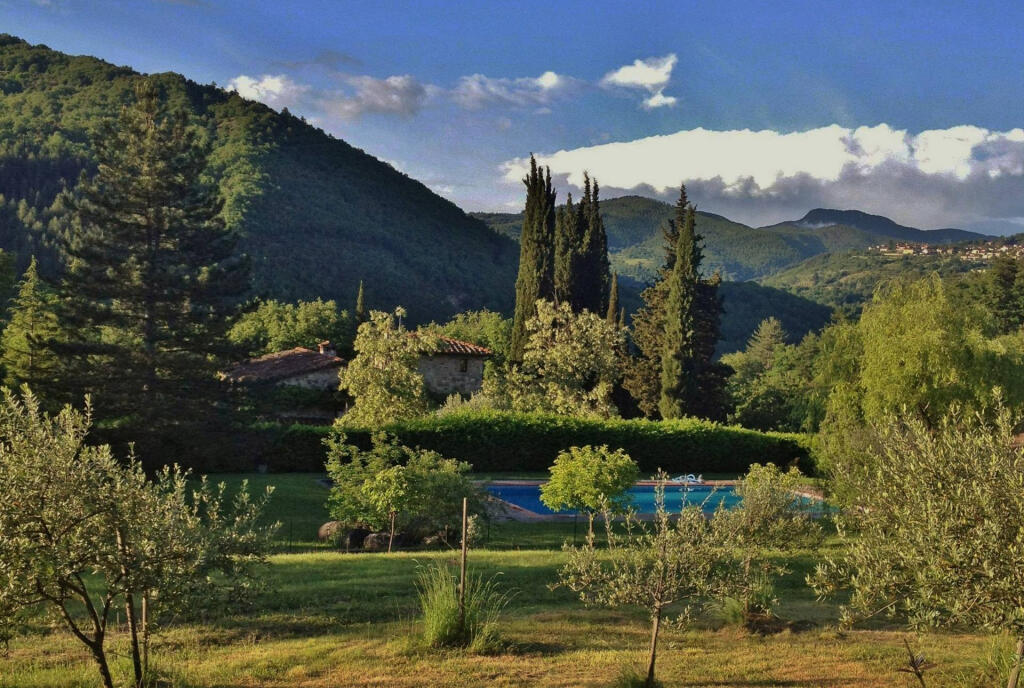 11 bedroom country house for sale in Tuscany Arezzo Cast l