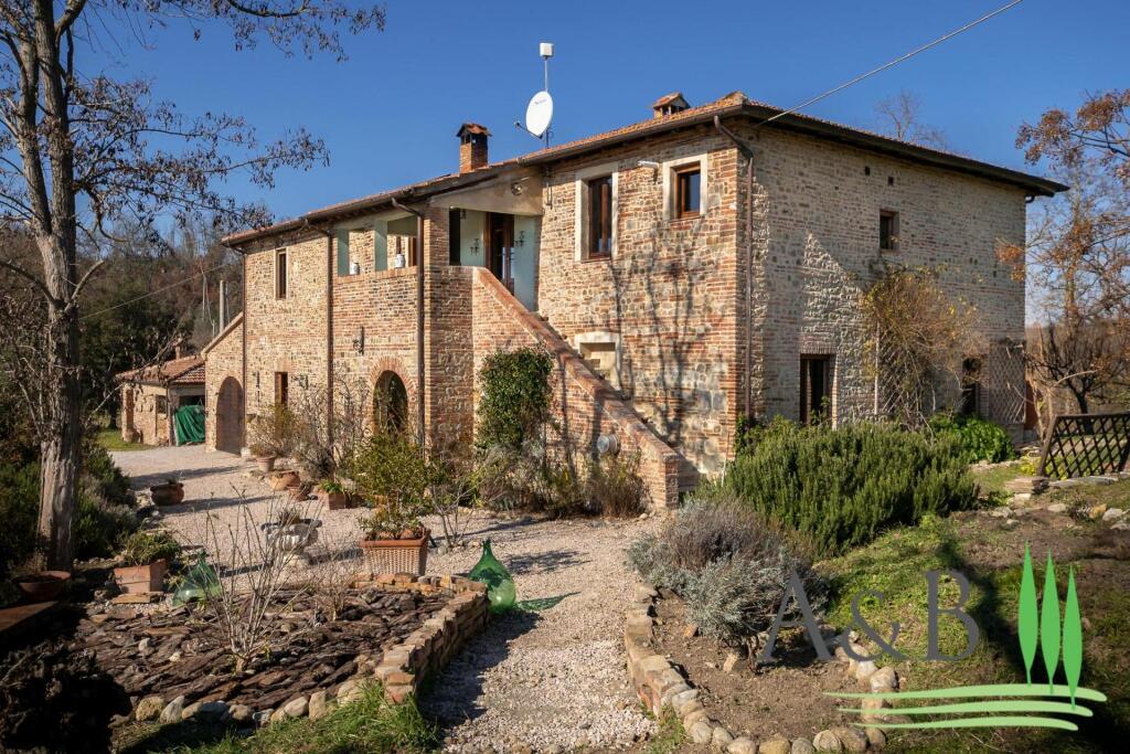 5 bed Country House in Umbria, Perugia...